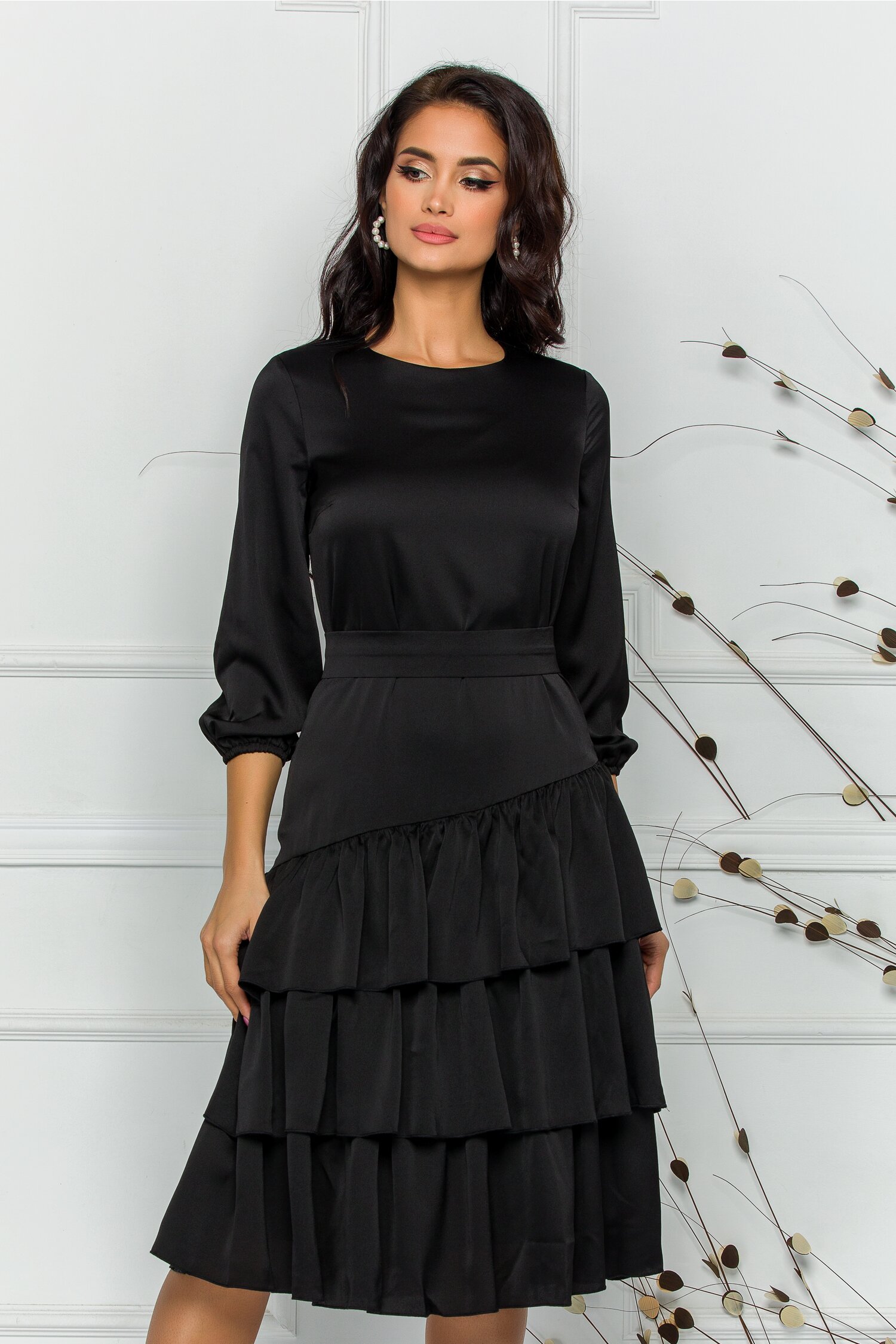 Rochie LaDonna neagra cu volane la baza