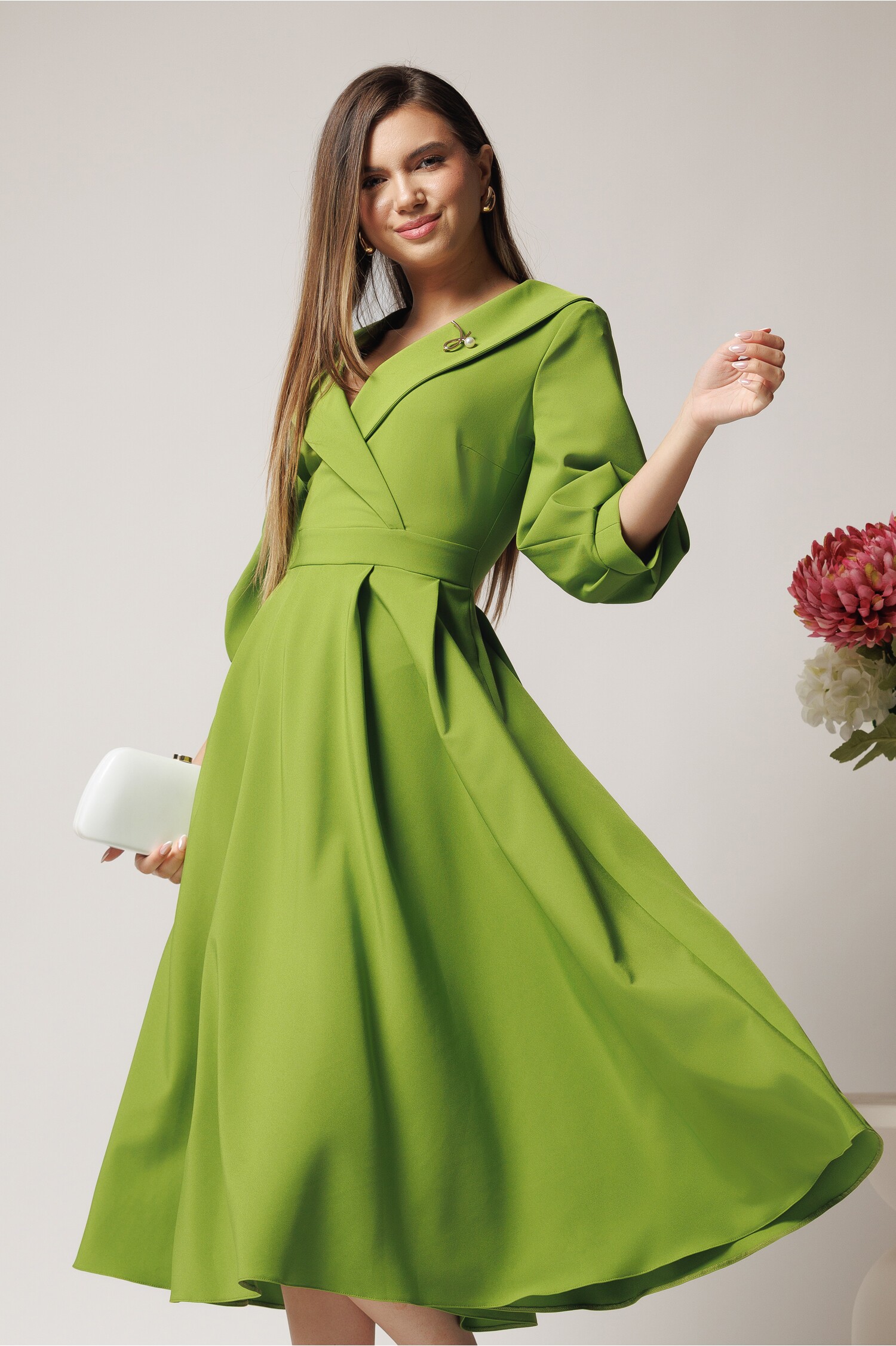 Rochie LaDonna office din stofa verde lime cu bust petrecut si rever