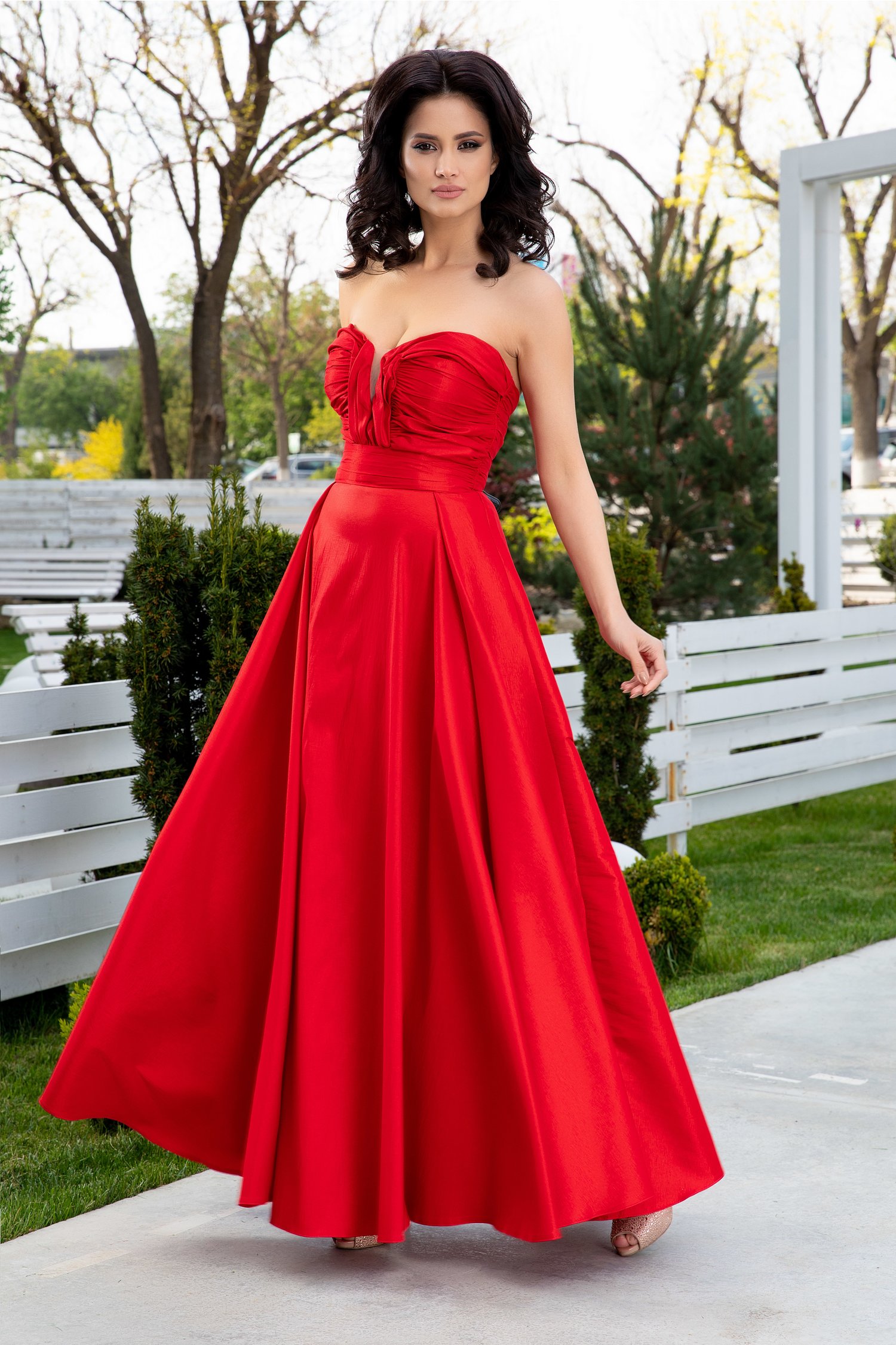 Rochie LaDonna rosie lunga de seara