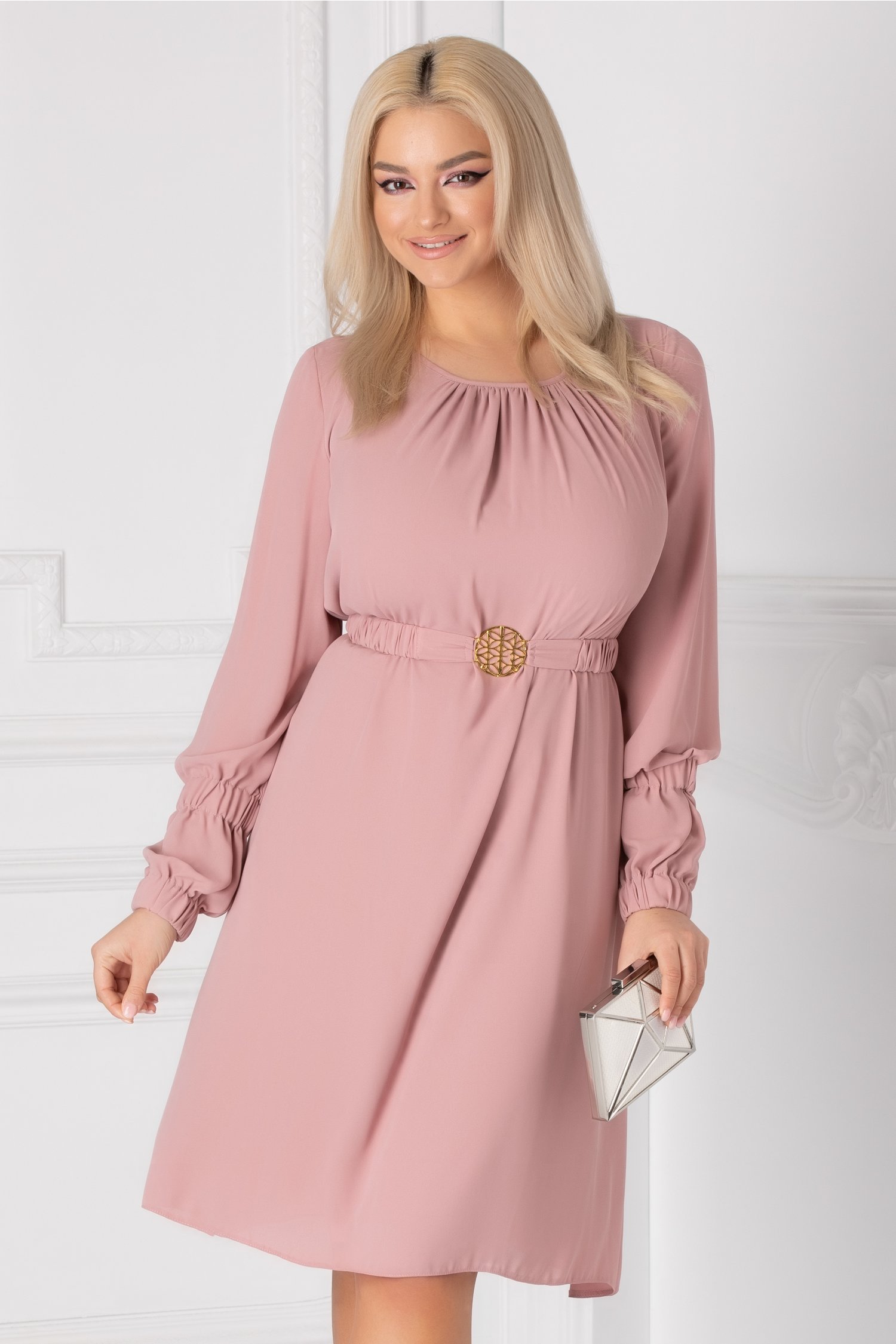 Rochie LaDonna roz prafuit vaporoasa cu cordon in talie