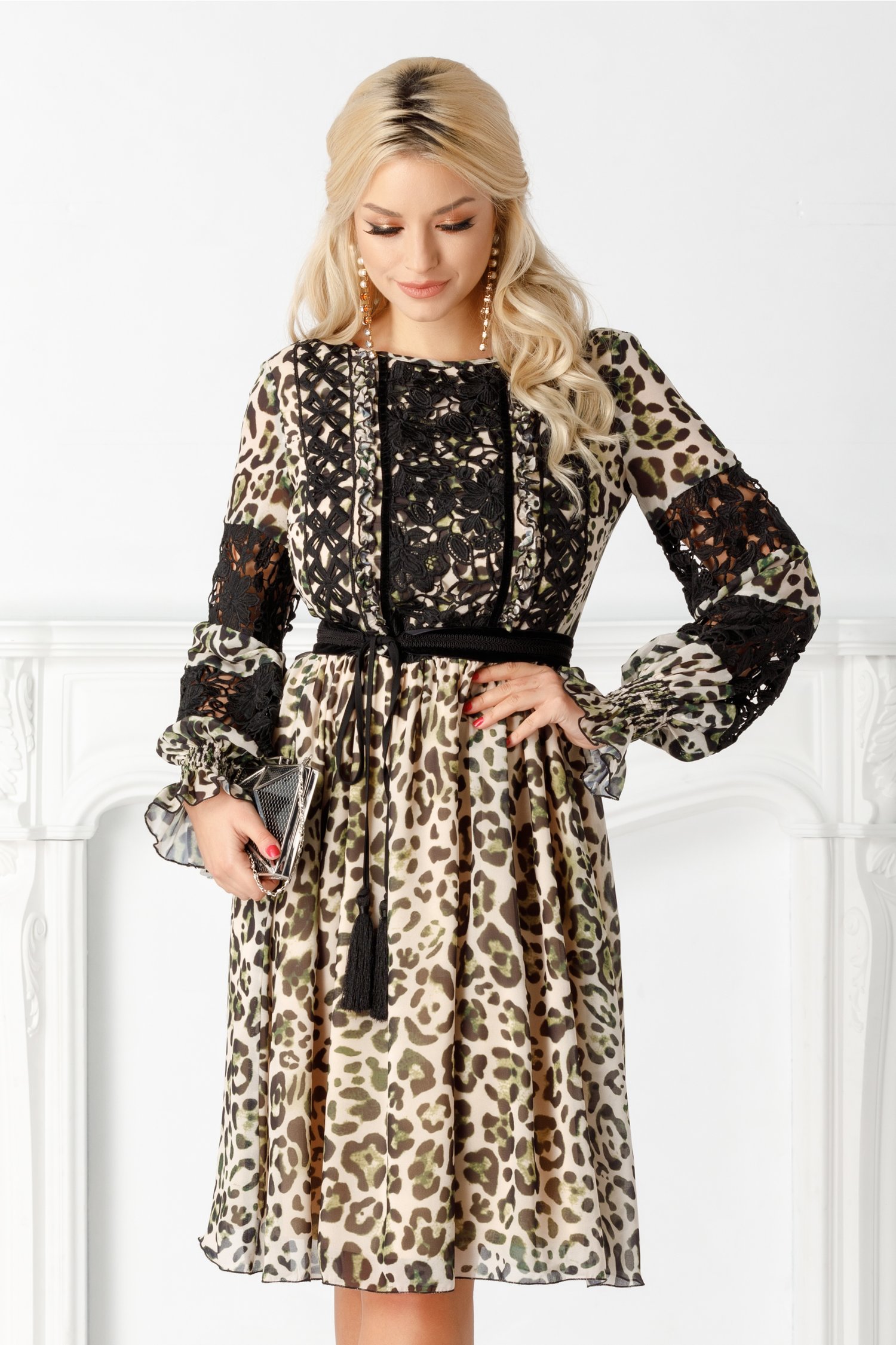 Rochie LaDonna verde cu animal print si broderie