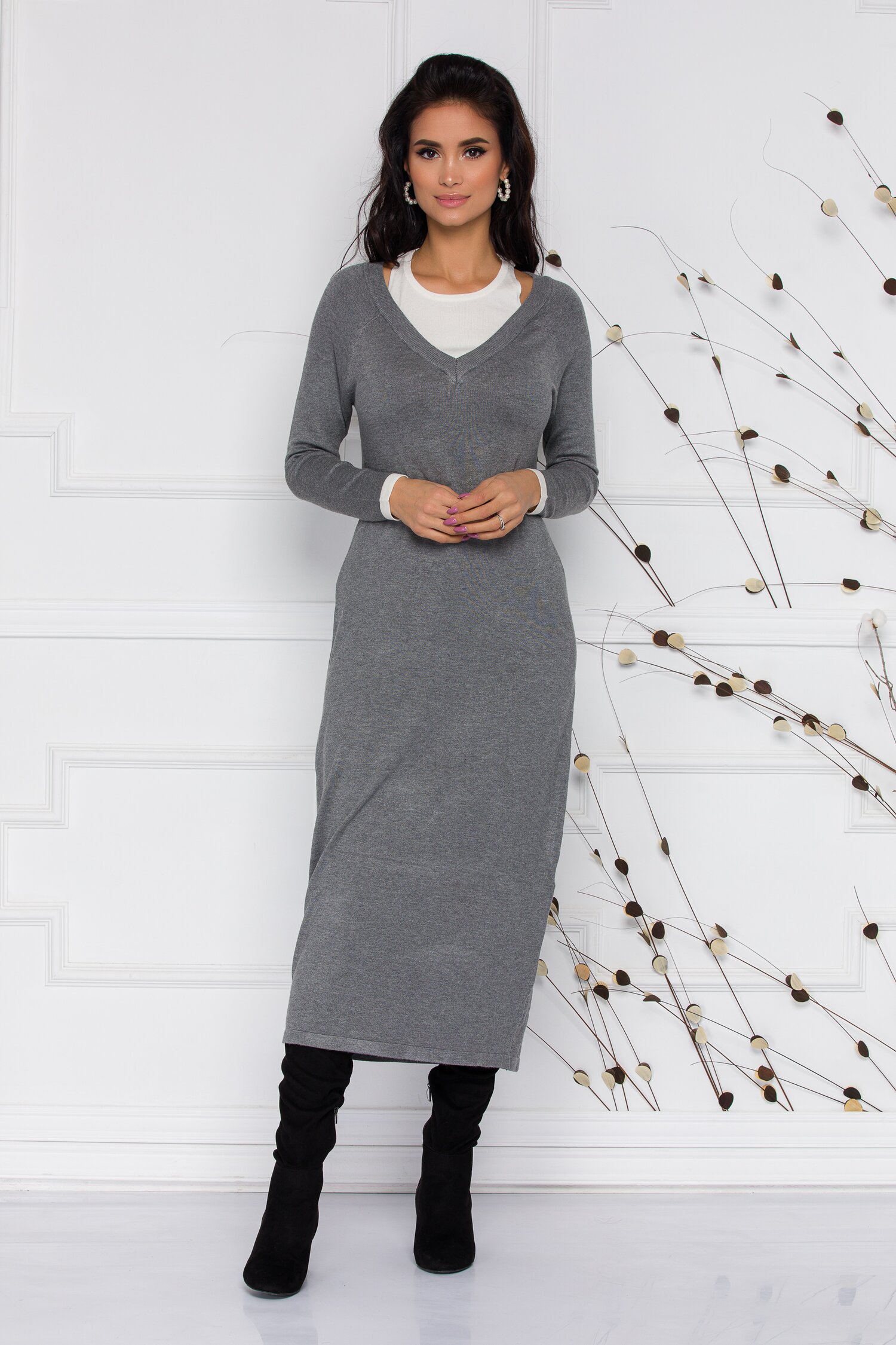 Rochie Lara din tricot gri cu decupaje la umeri