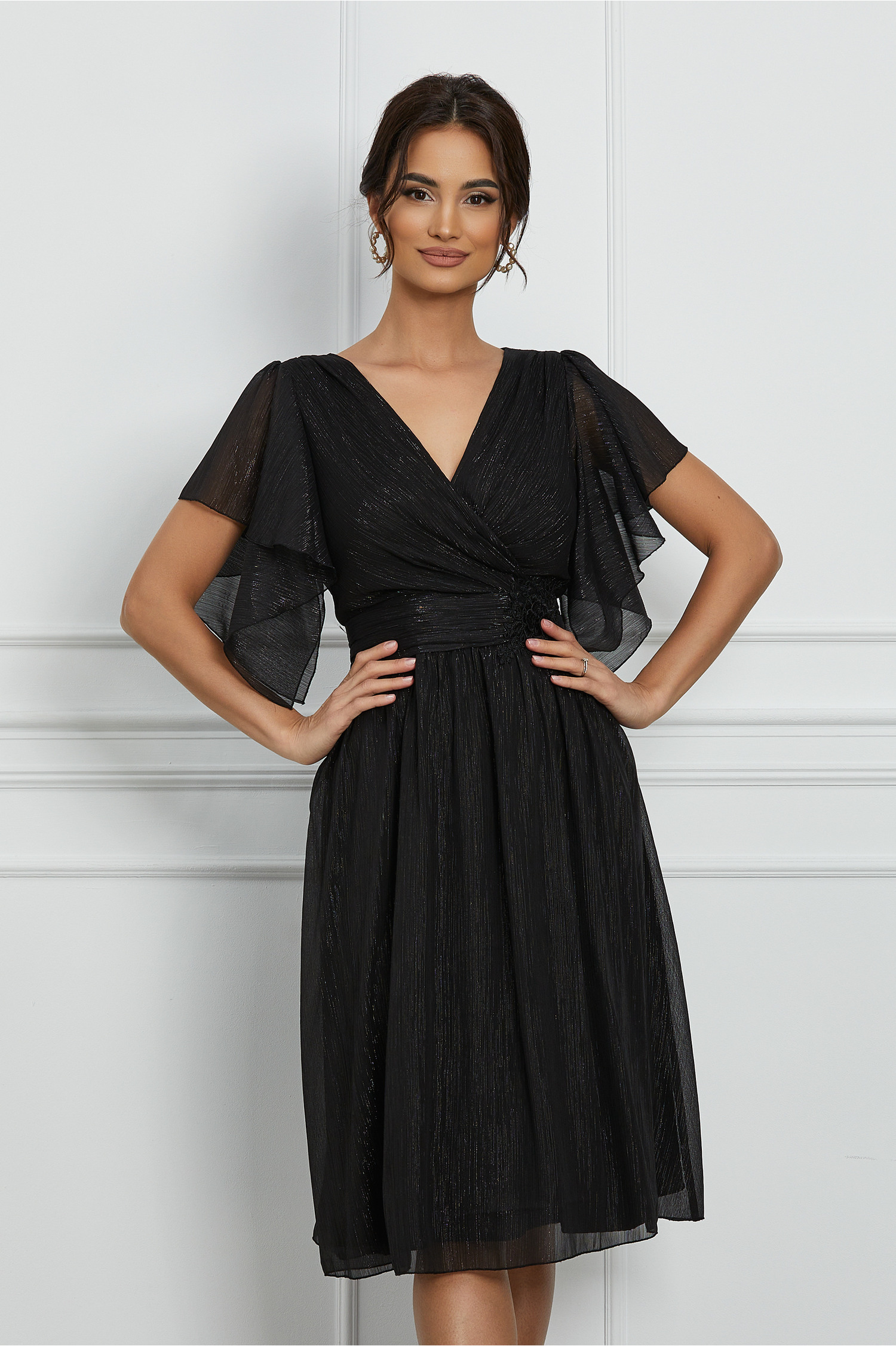 Rochie Laura neagra cu fir lurex si paiete in talie - Rochii-Dama.ro