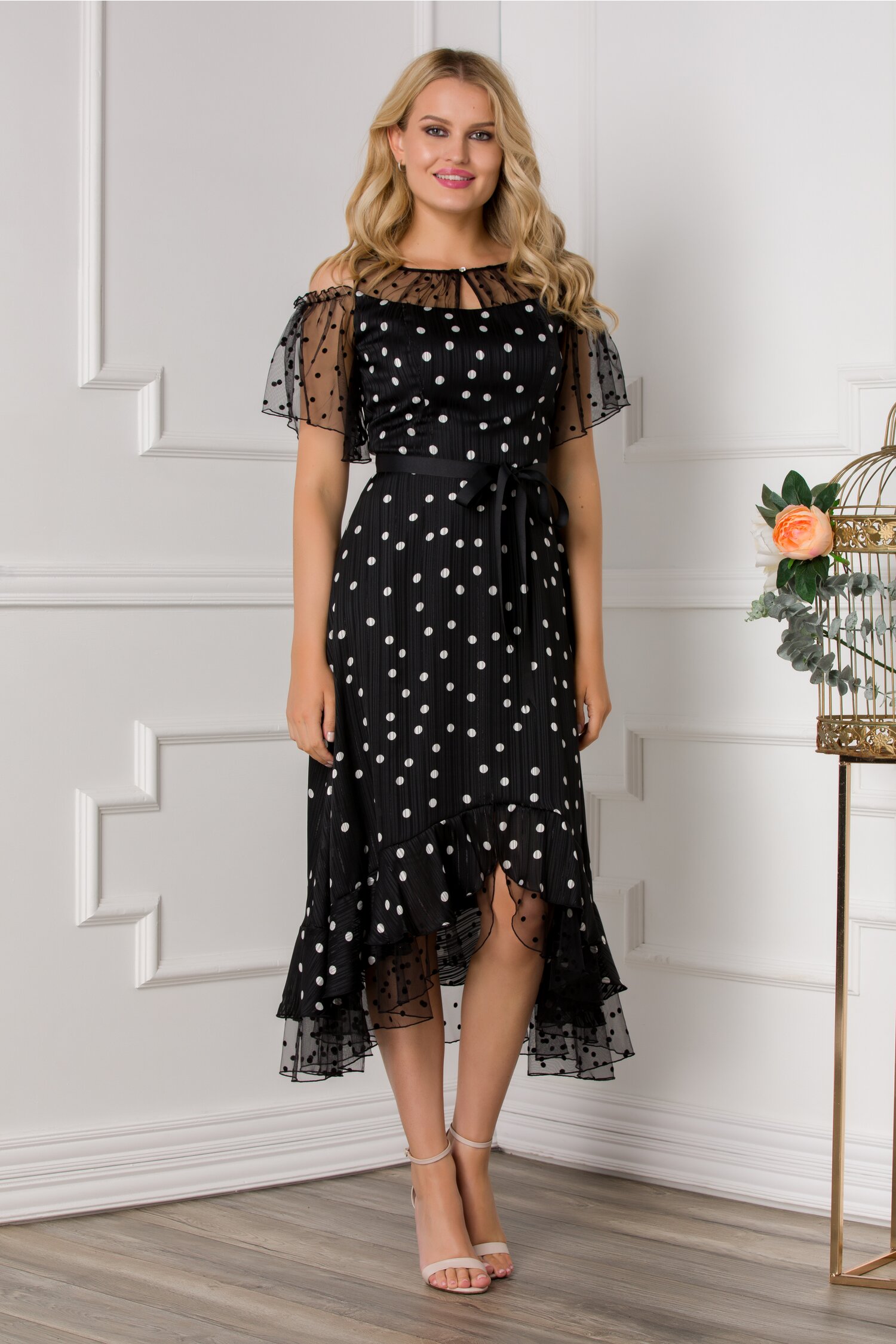 Rochie leonard collection neagra cu fir stralucitor si buline albe accesorizata cu tull si buline catifelate