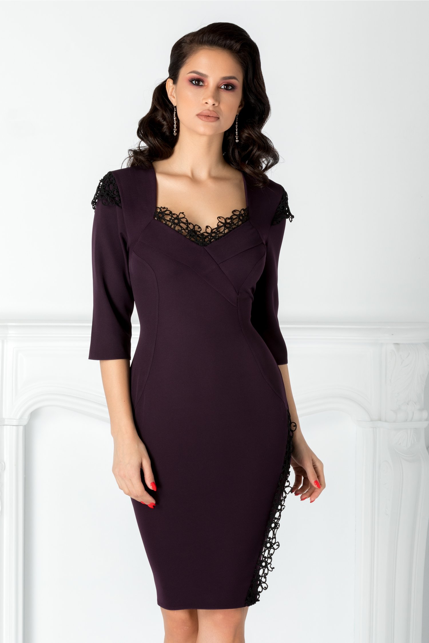 Rochie Lexxy mov cu aplicatii din dantela