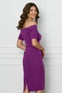 Rochie magenta cu umeri goi si floare pe bust
