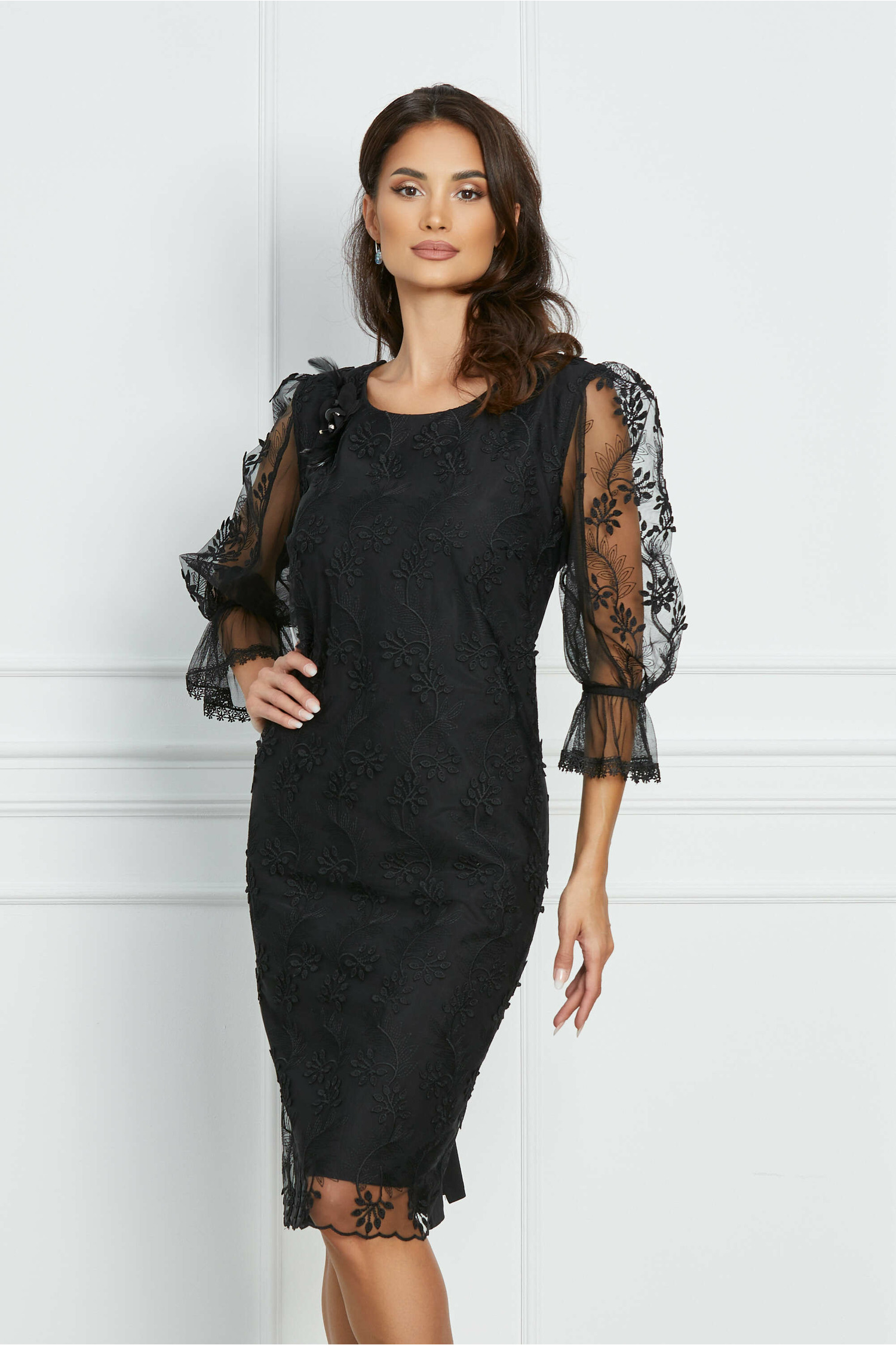 Rochie neagra din dantela - Rochii-Dama.ro