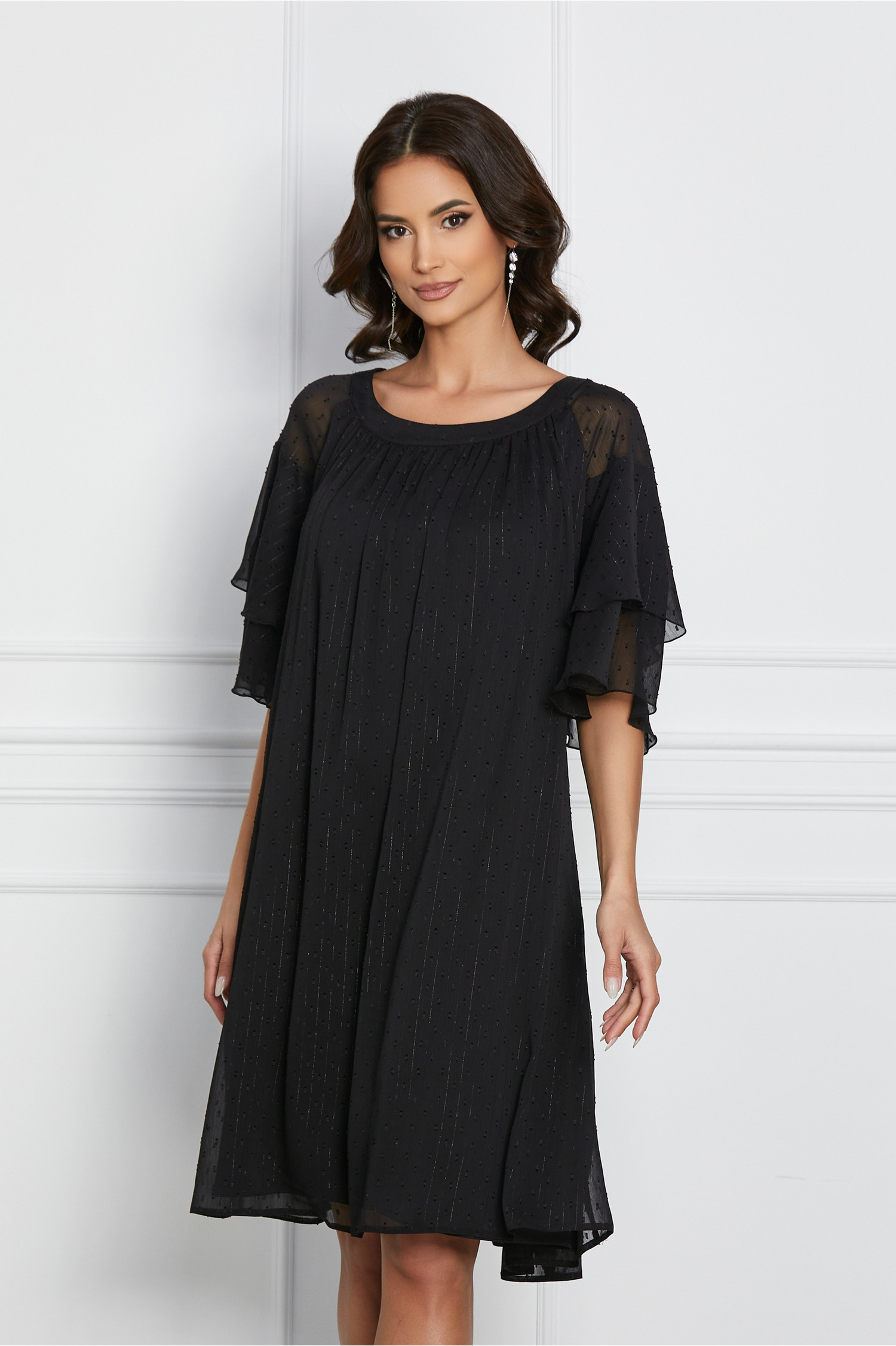 Rochie neagra din voal cu fir lurex si insertii in relief - Rochii-Dama.ro