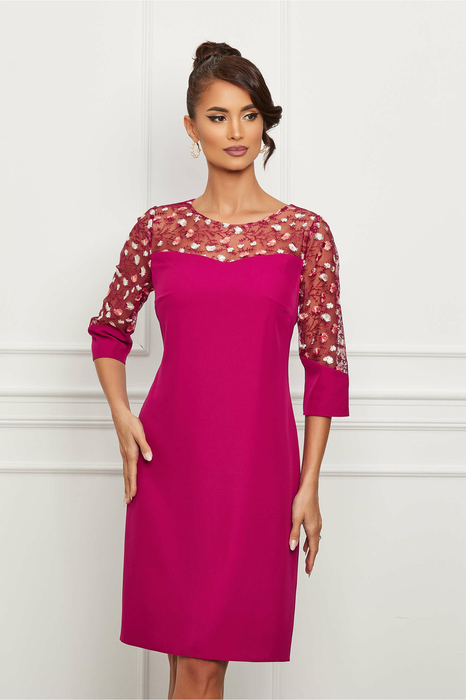 Rochie de ocazie magenta cu broderie pe maneci si bust