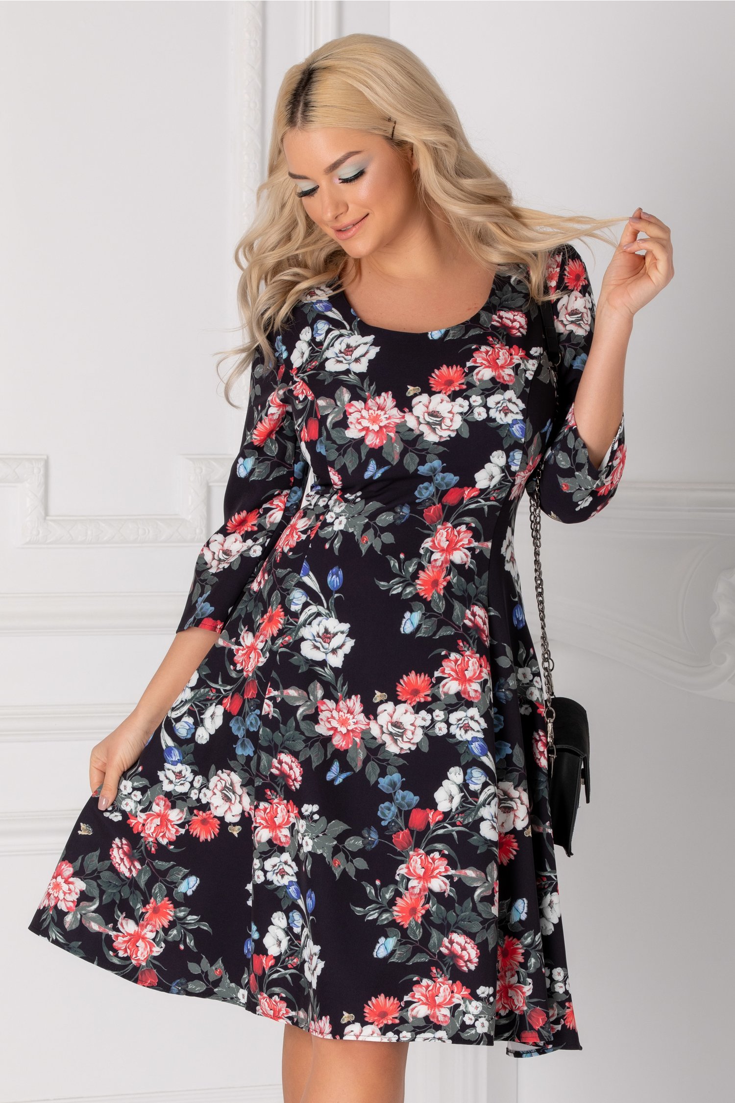 Rochie Maria neagra cu imprimeu floral