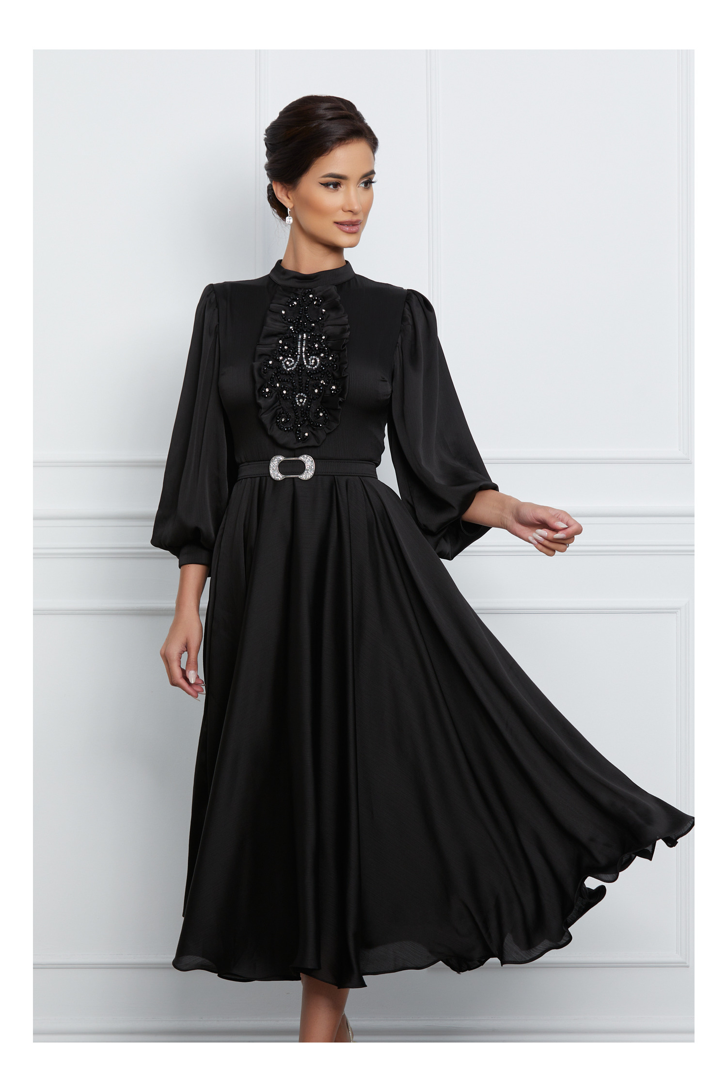 Rochie neagra din satin cu margelute la bust - Rochii-Dama.ro