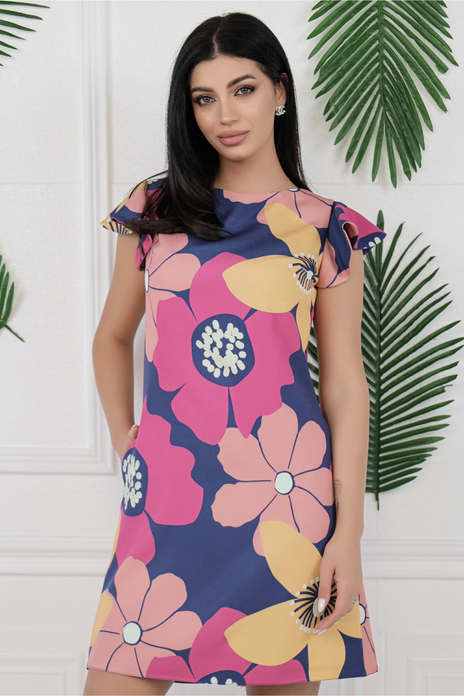 Rochie Mbg bleumarin cu flori fucsia si volanase la maneci