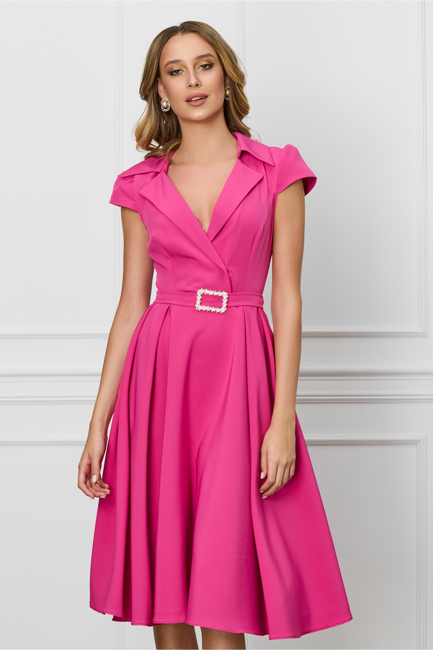 Rochie fucsia cu catarama stralucitoare in talie - Rochii-Dama.ro