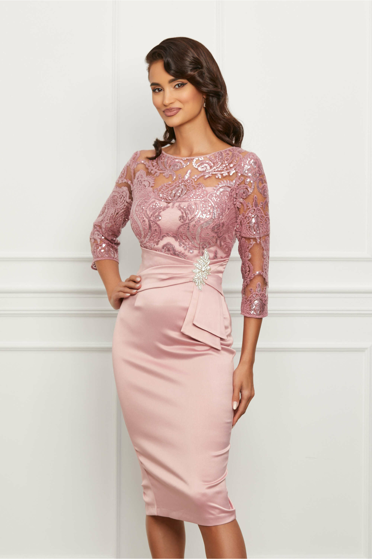 Rochie roz cu accesoriu in talie - Rochii-Dama.ro