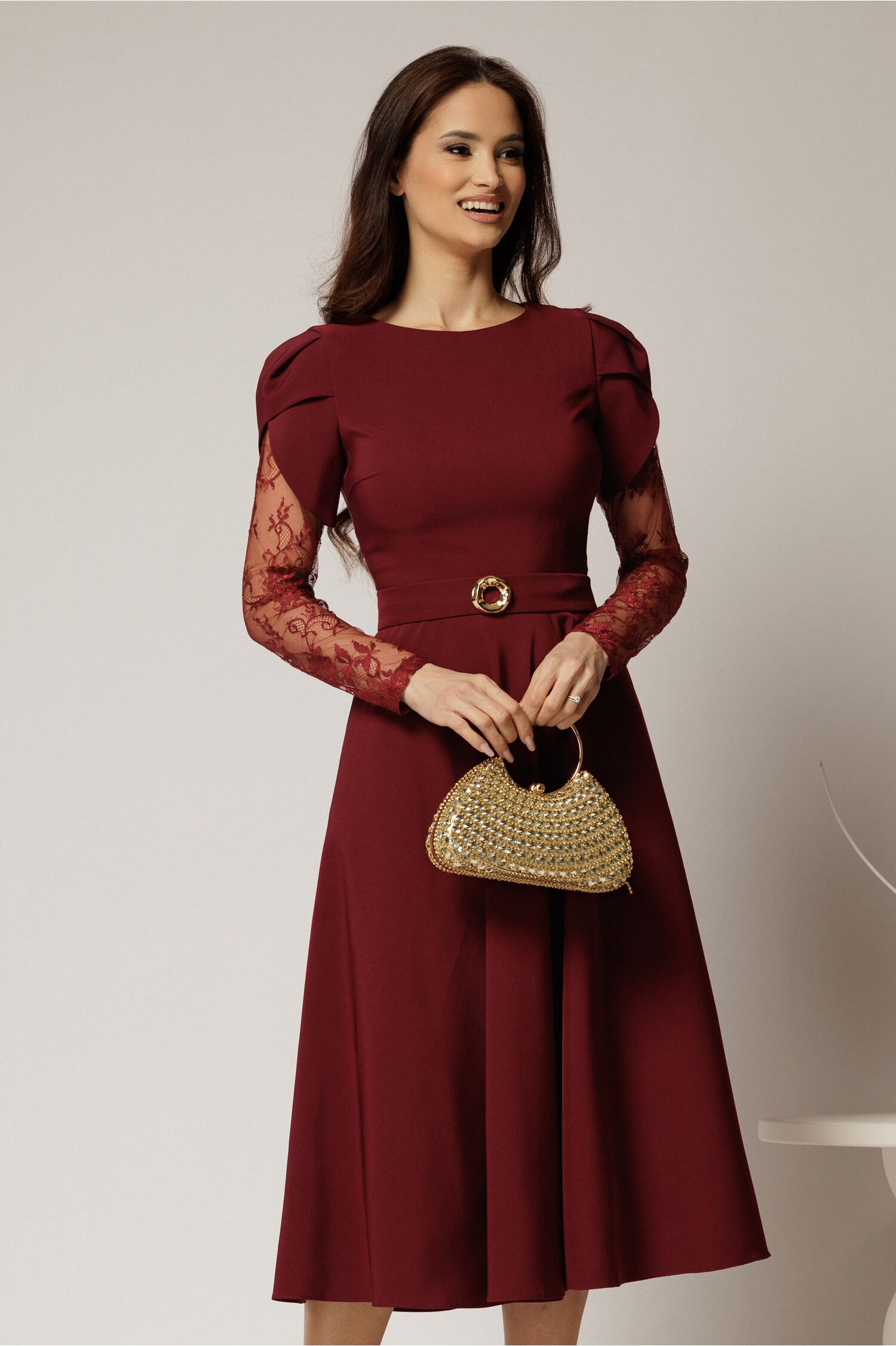 Rochie midi bordo cu maneci din dantela si cordon detasabil