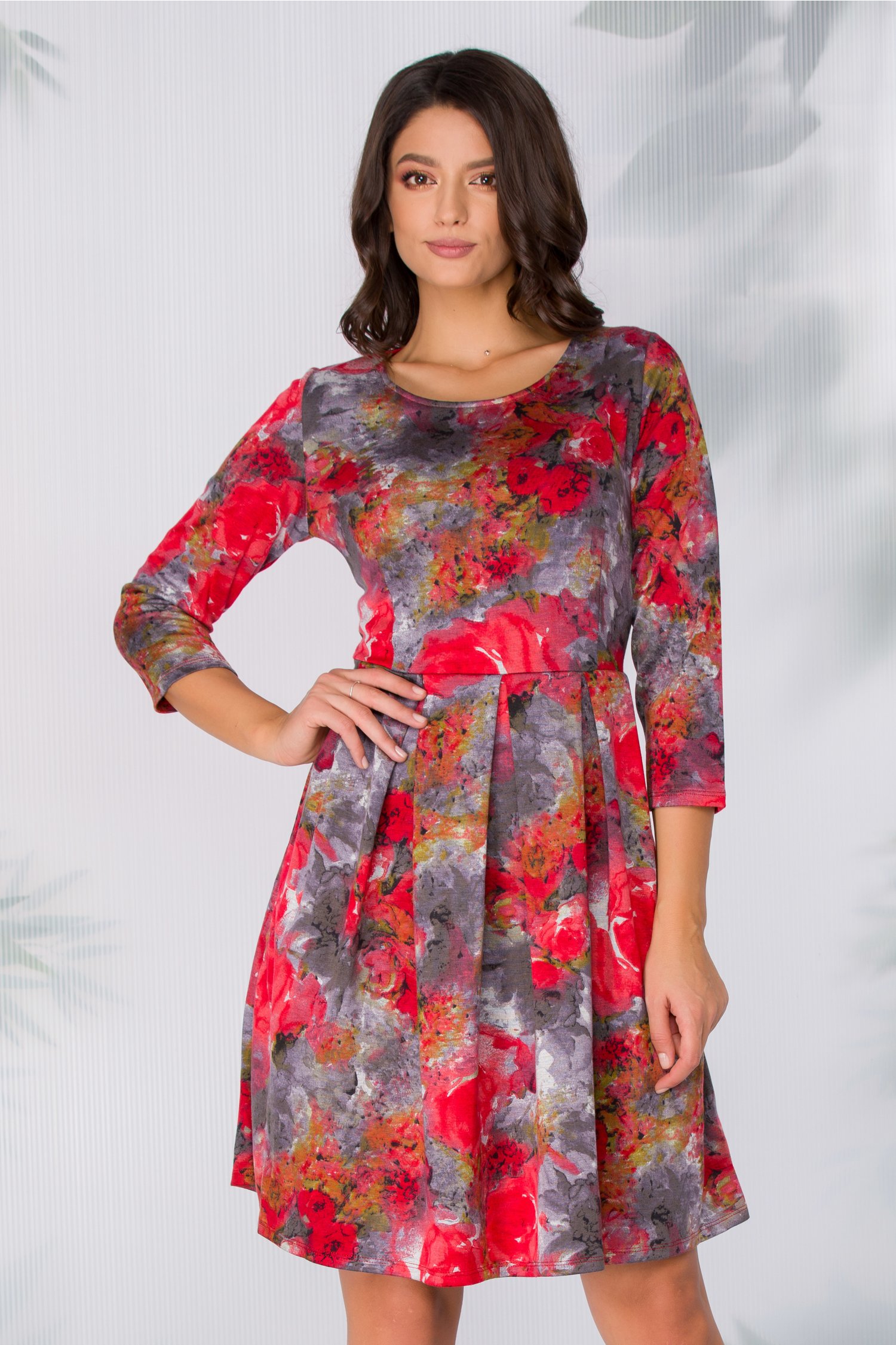 Rochie monela gri cu rosu cu imprimeu stil pictura