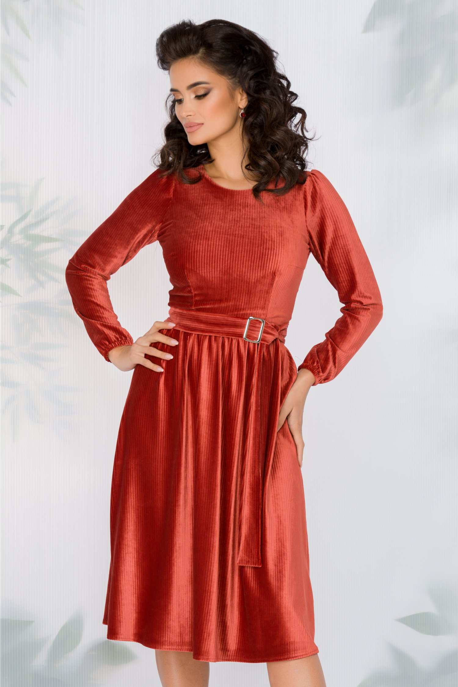 Rochie moze aramie din catifea reiata