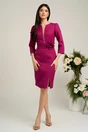 Rochie Moze conica magenta cu decolteu si detaliu floral in talie