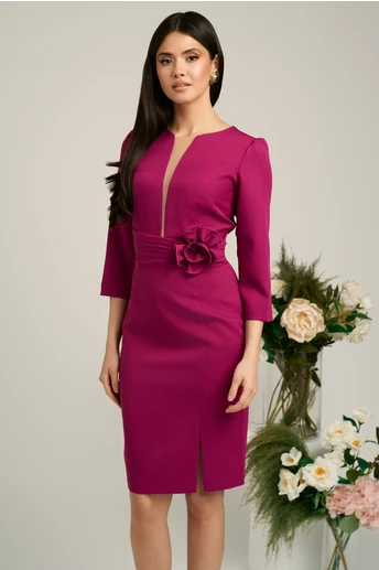 Rochie Moze conica magenta cu decolteu si detaliu floral in talie