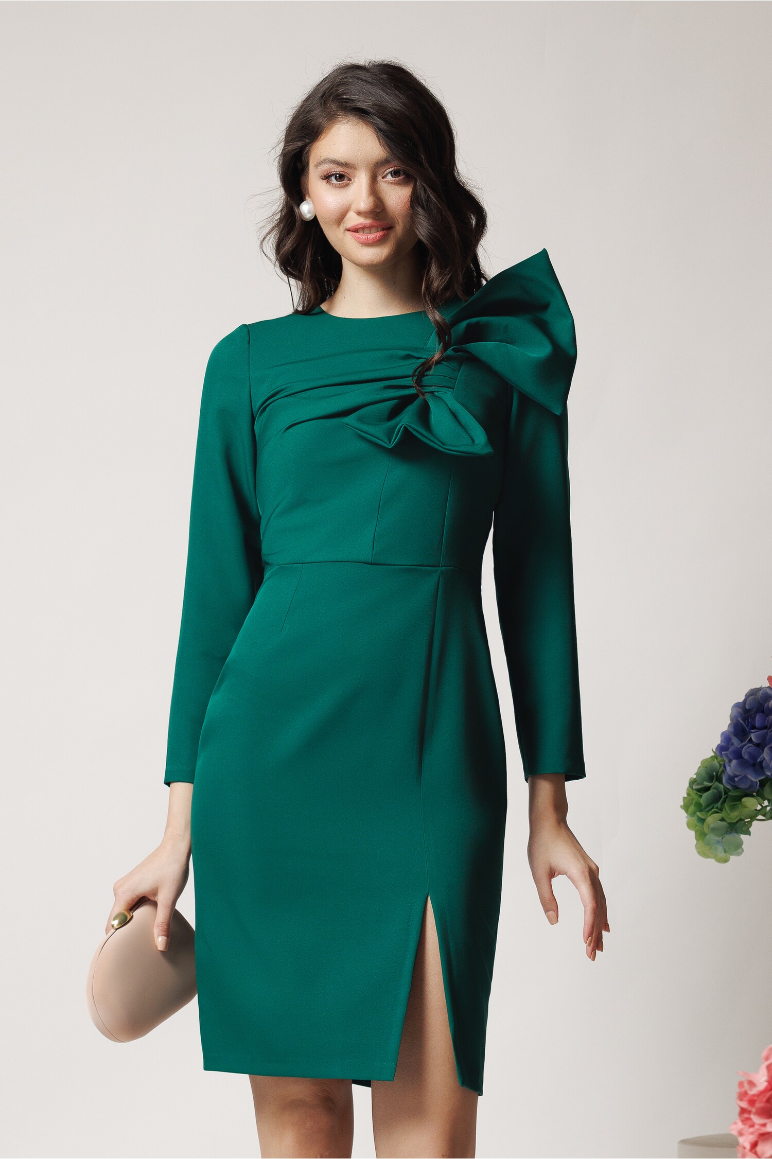 Rochie Moze eleganta din stofa verde cu funda maxi pe bust