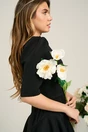 Rochie Moze eleganta din triplu voal neagra cu floare pe umar