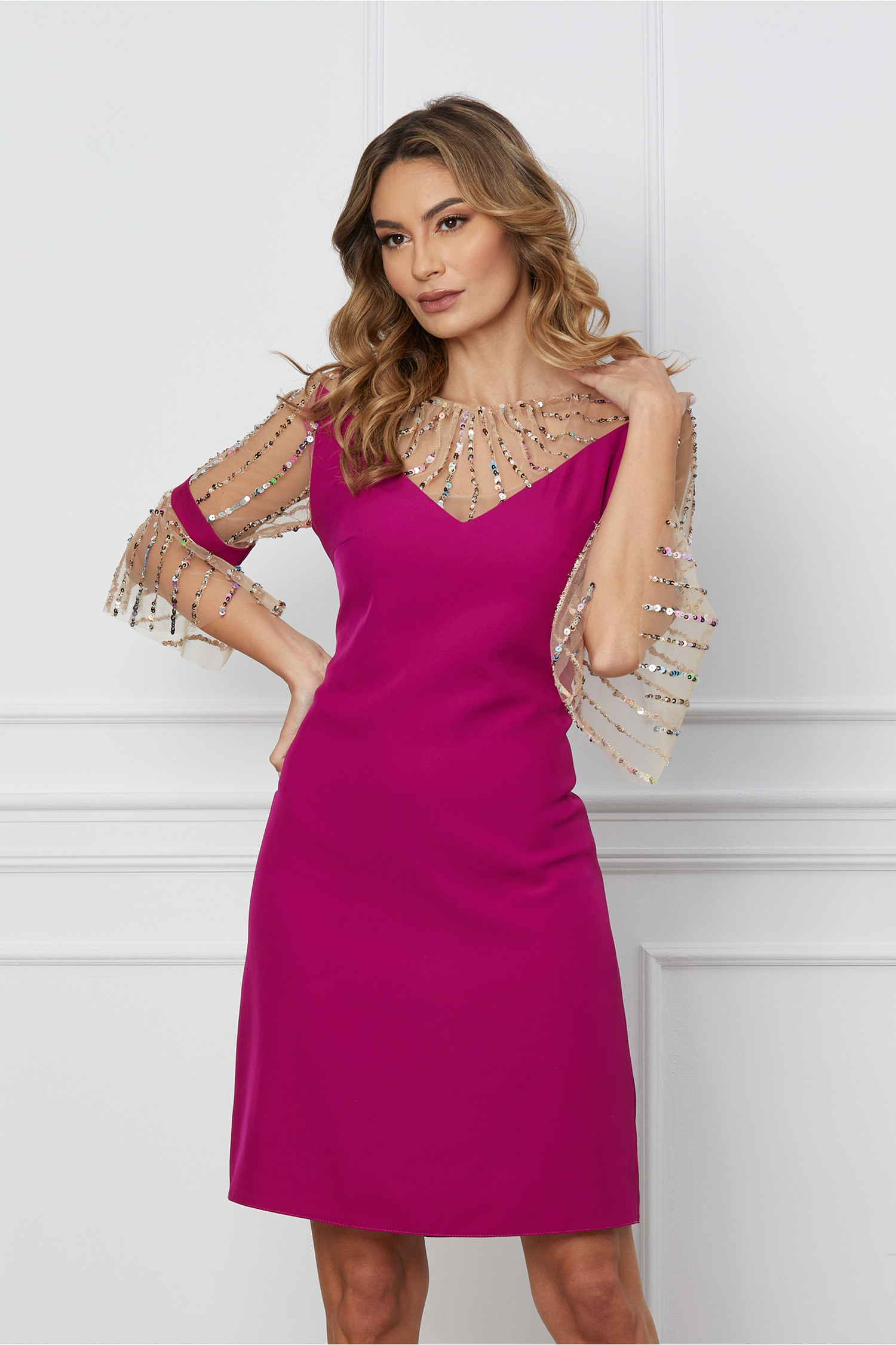 Rochie fucsia cu tull si paiete pe maneci