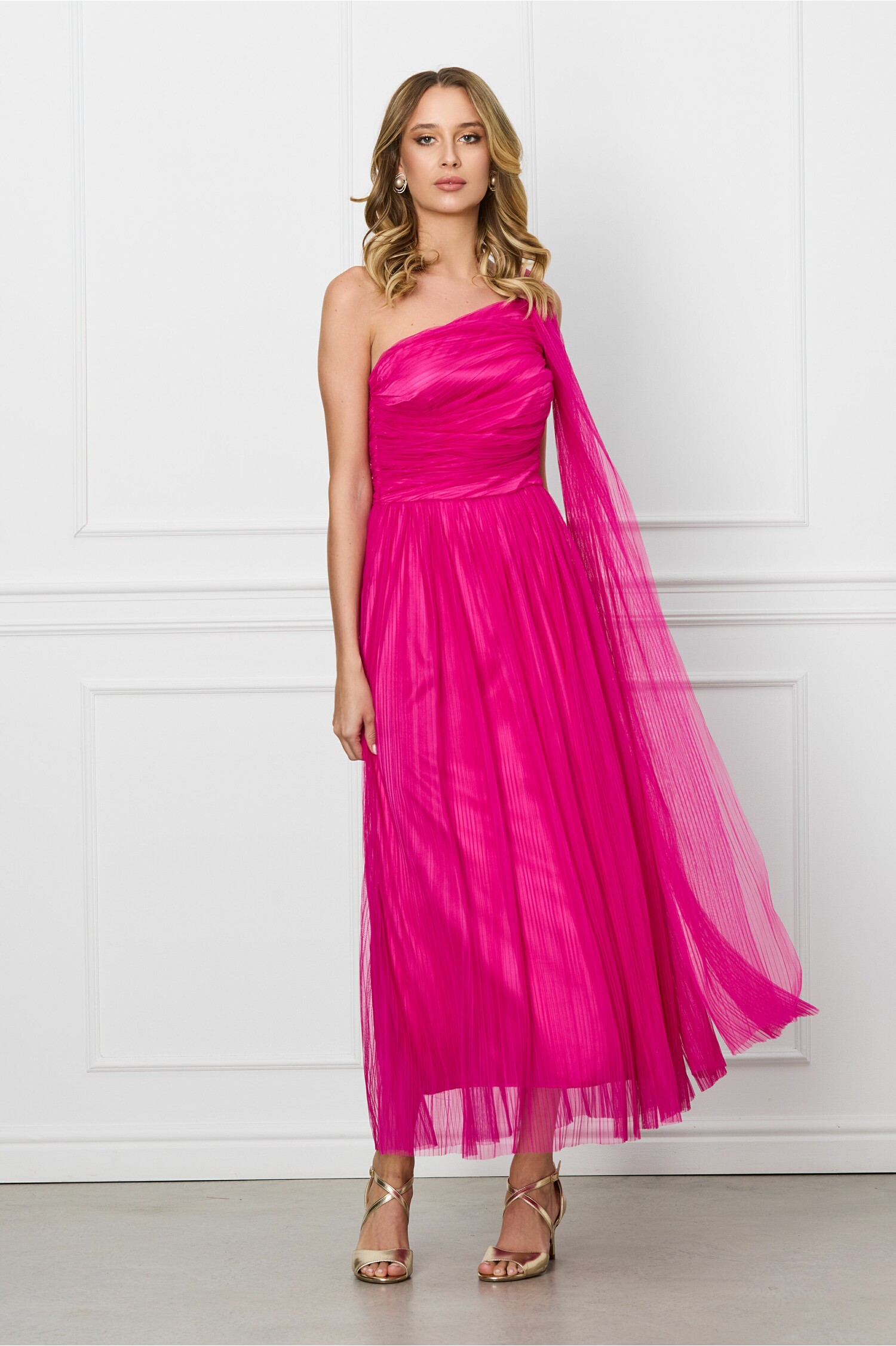 Rochie fucsia din tull cu un umar gol - Rochii-Dama.ro