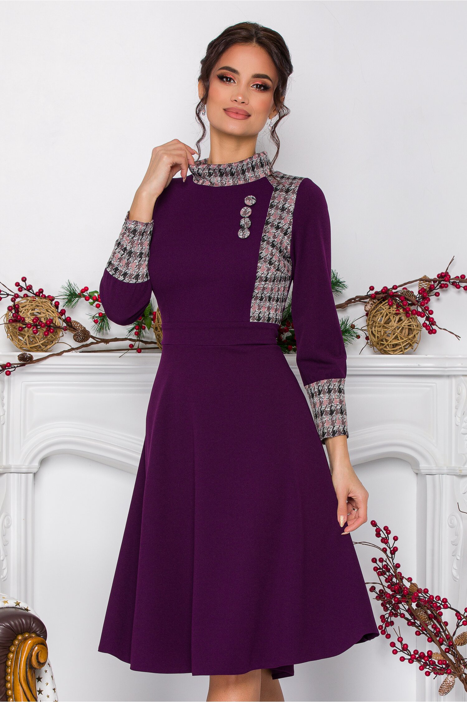 Rochie Moze mov cu imprimeu picior de cocos si nasturi decorativi pe bust