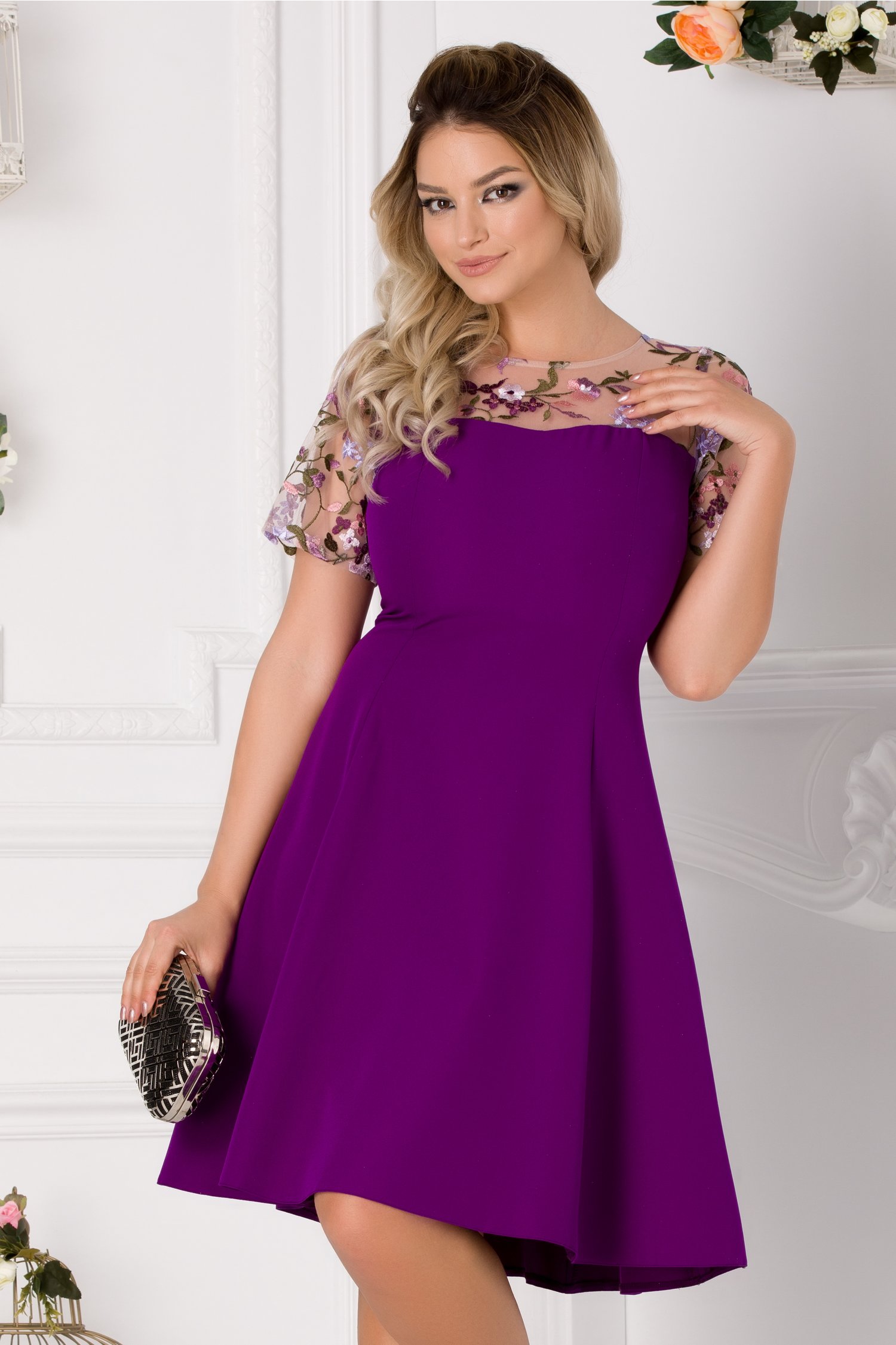 Rochie moze mov in clini cu broderie florala la bust