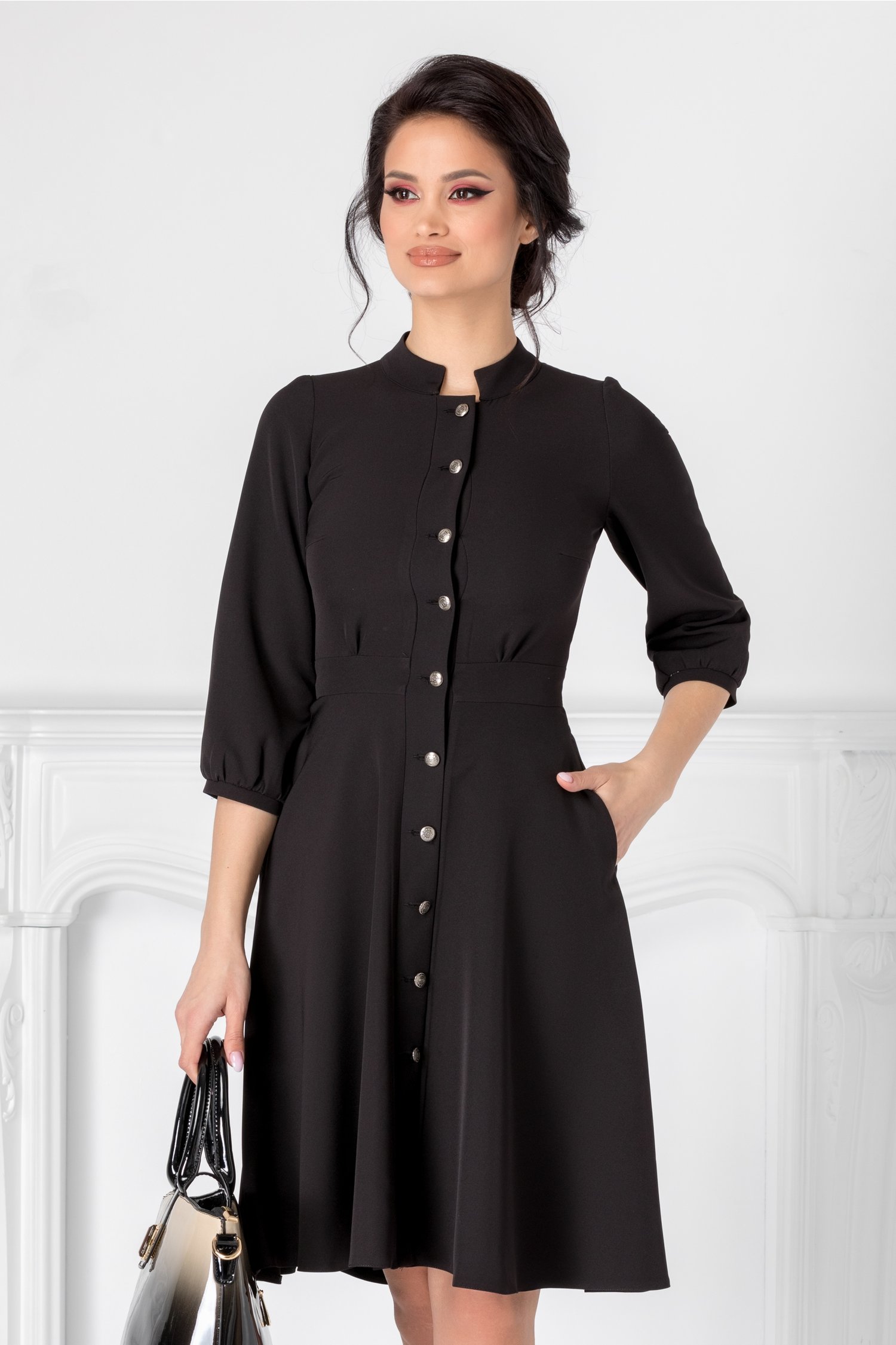 Rochie Moze neagra cu nasturi pe fata