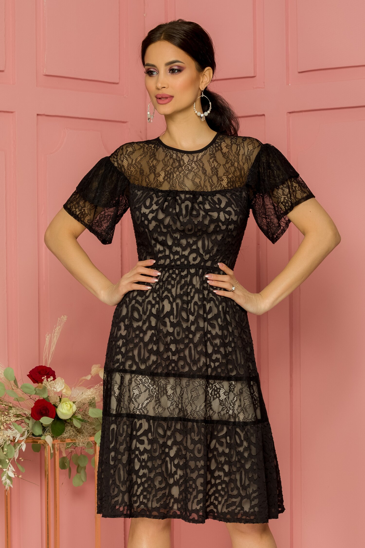 Rochie Moze neagra din dantela cu maneci scurte