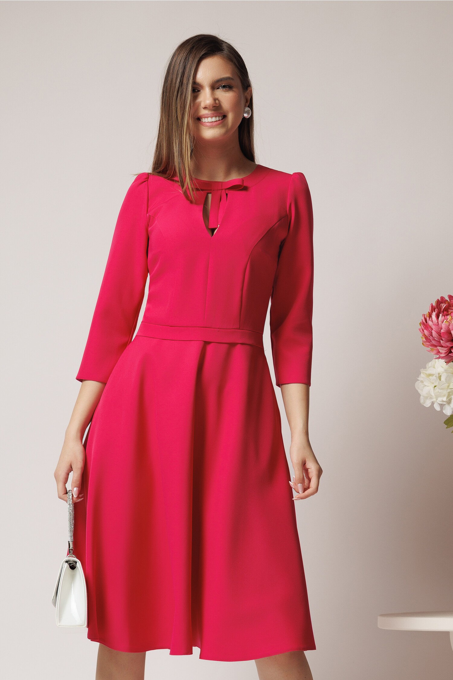 Rochie Moze office fucsia din stofa cu funda si decupaj la guler