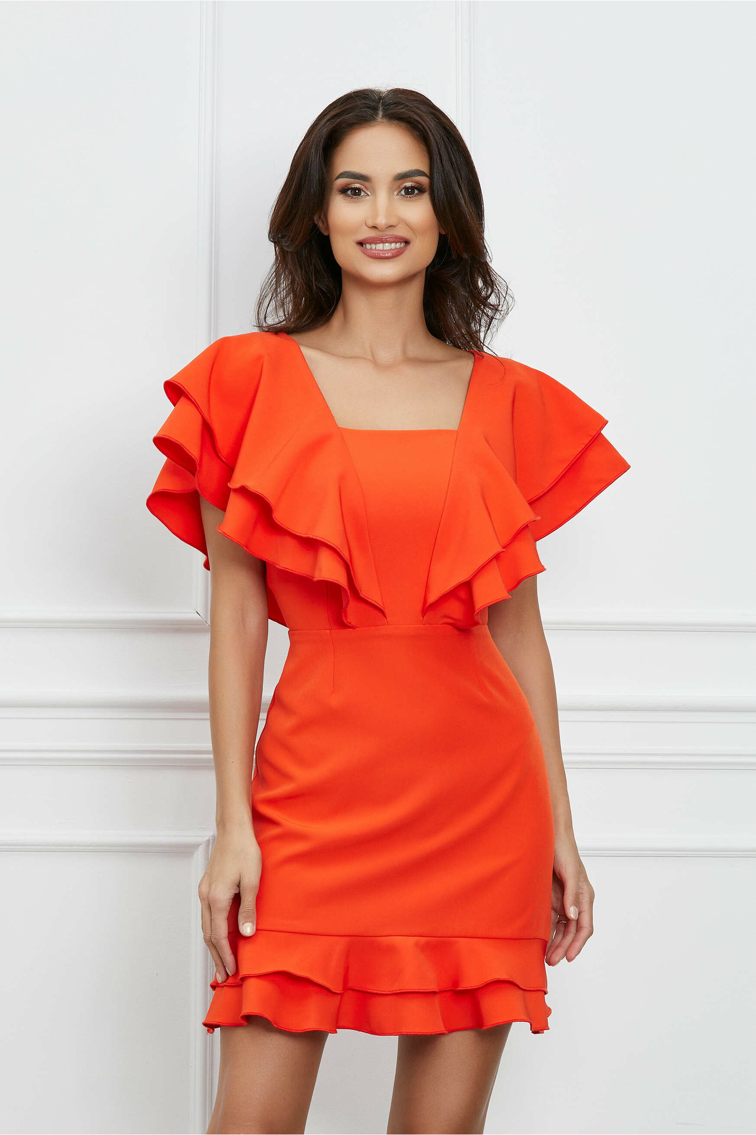 Rochie scurta orange cu volane la bust si baza