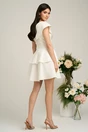 Rochie Moze scurta alba cu volanase si detaliu floral