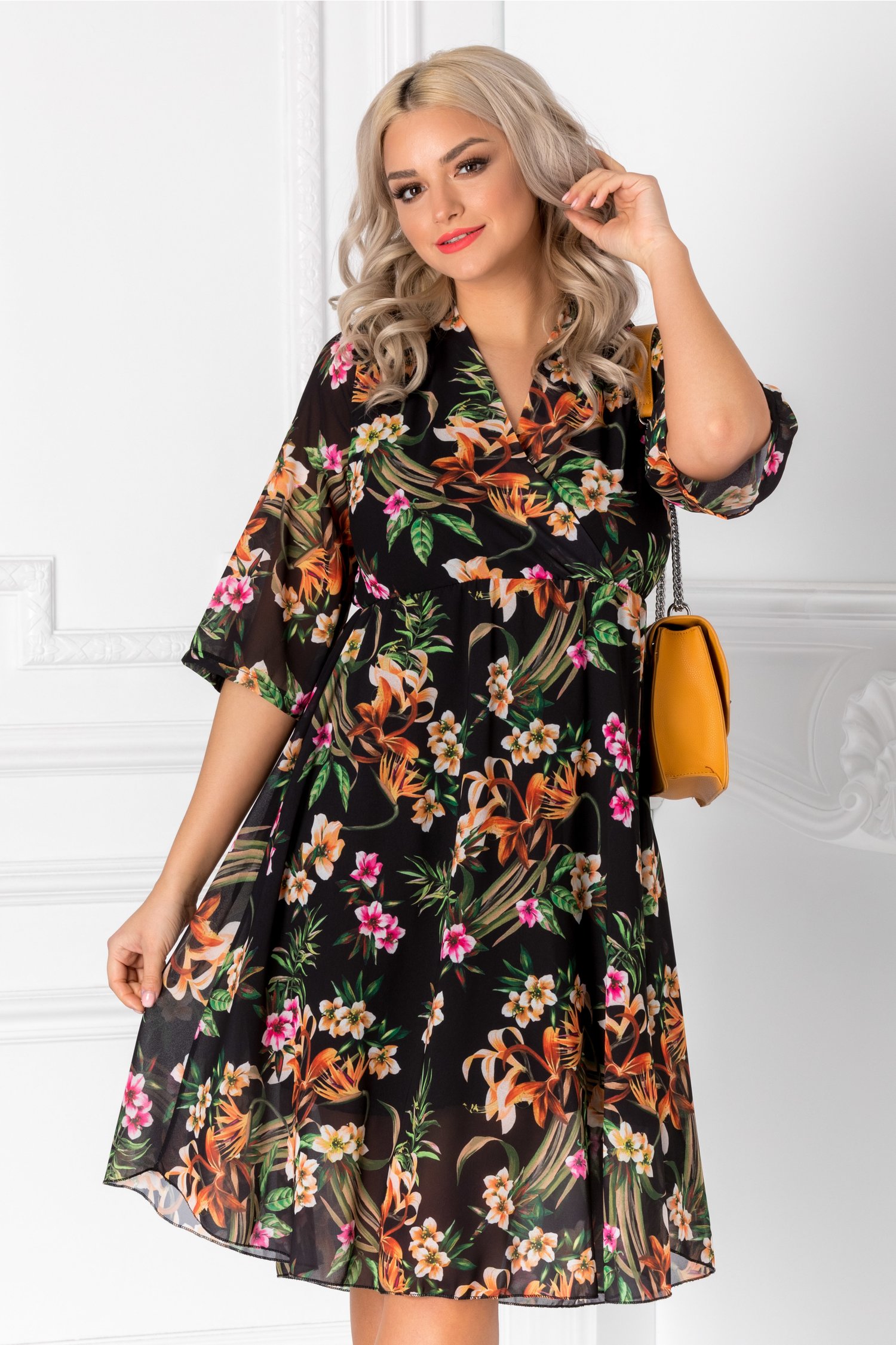 Rochie Nati neagra cu imprimeu floral colorat