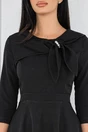 Rochie neagra cu funda si perle pe bust