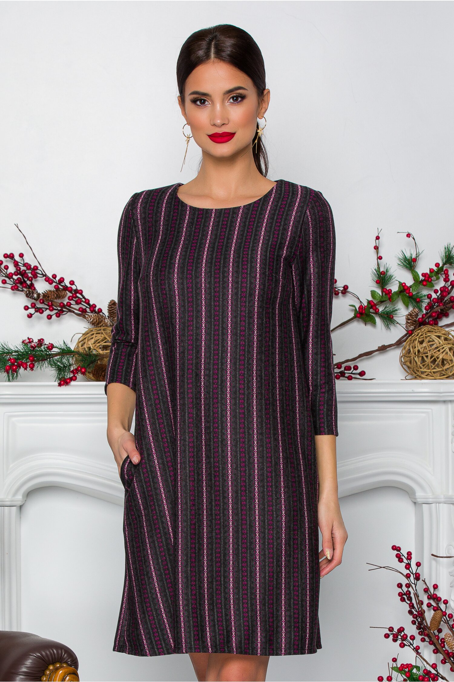 Rochie Sima lejera neagra cu imprimeuri magenta