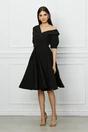 Rochie neagra cu rever la bust
