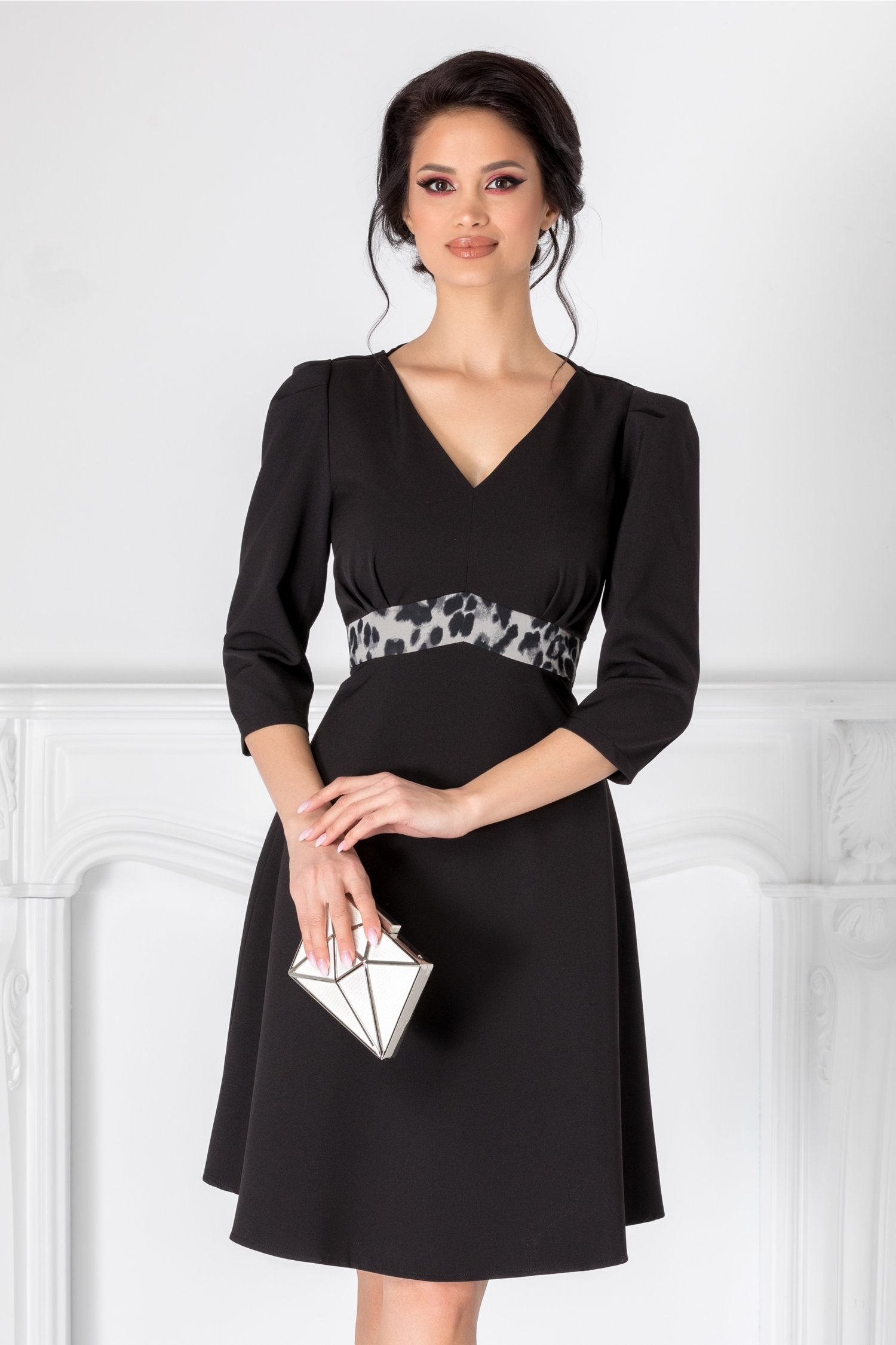 Rochie neagra Saima cu detalii animal print