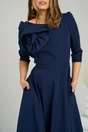 Rochie office din stofa bleumarin cu floare pe bust