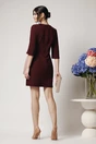 Rochie office din stofa bordo cu nod in talie si detalii roz