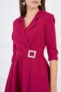 Rochie office din stofa magenta cu catarama in talie