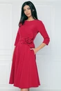 Rochie office din stofa magenta cu floare in talie