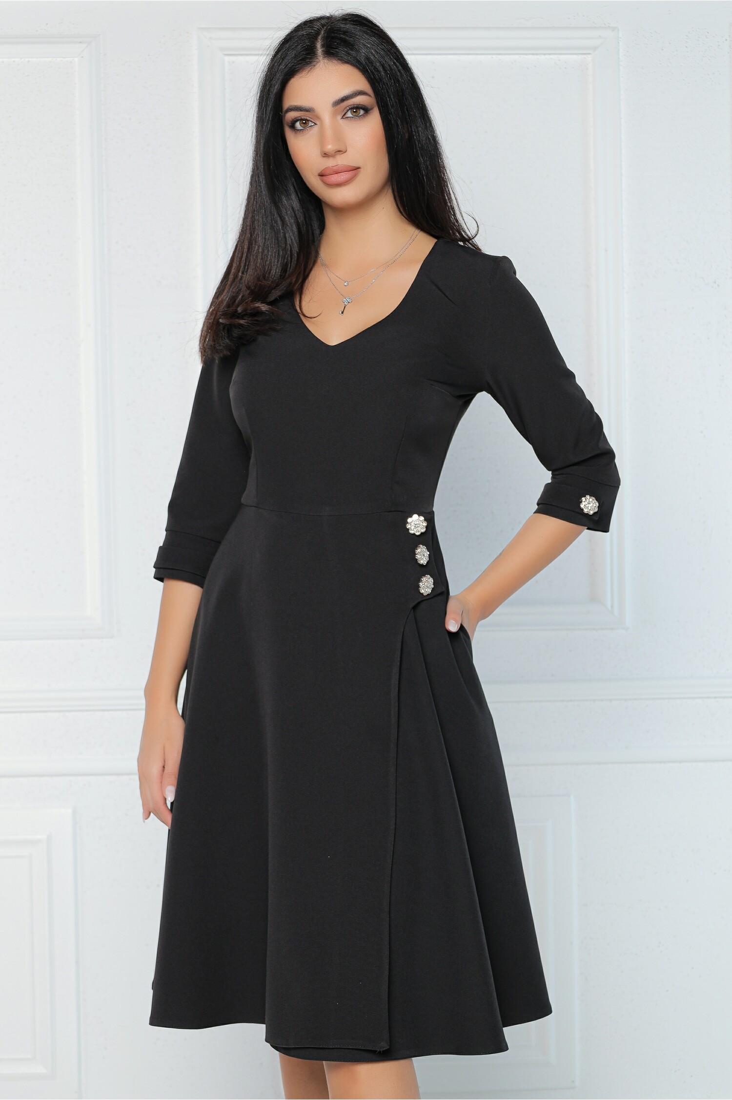 Rochie office din stofa neagra cu nasturi in talie