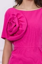 Rochie office fucsia cu floare maxi pe bust