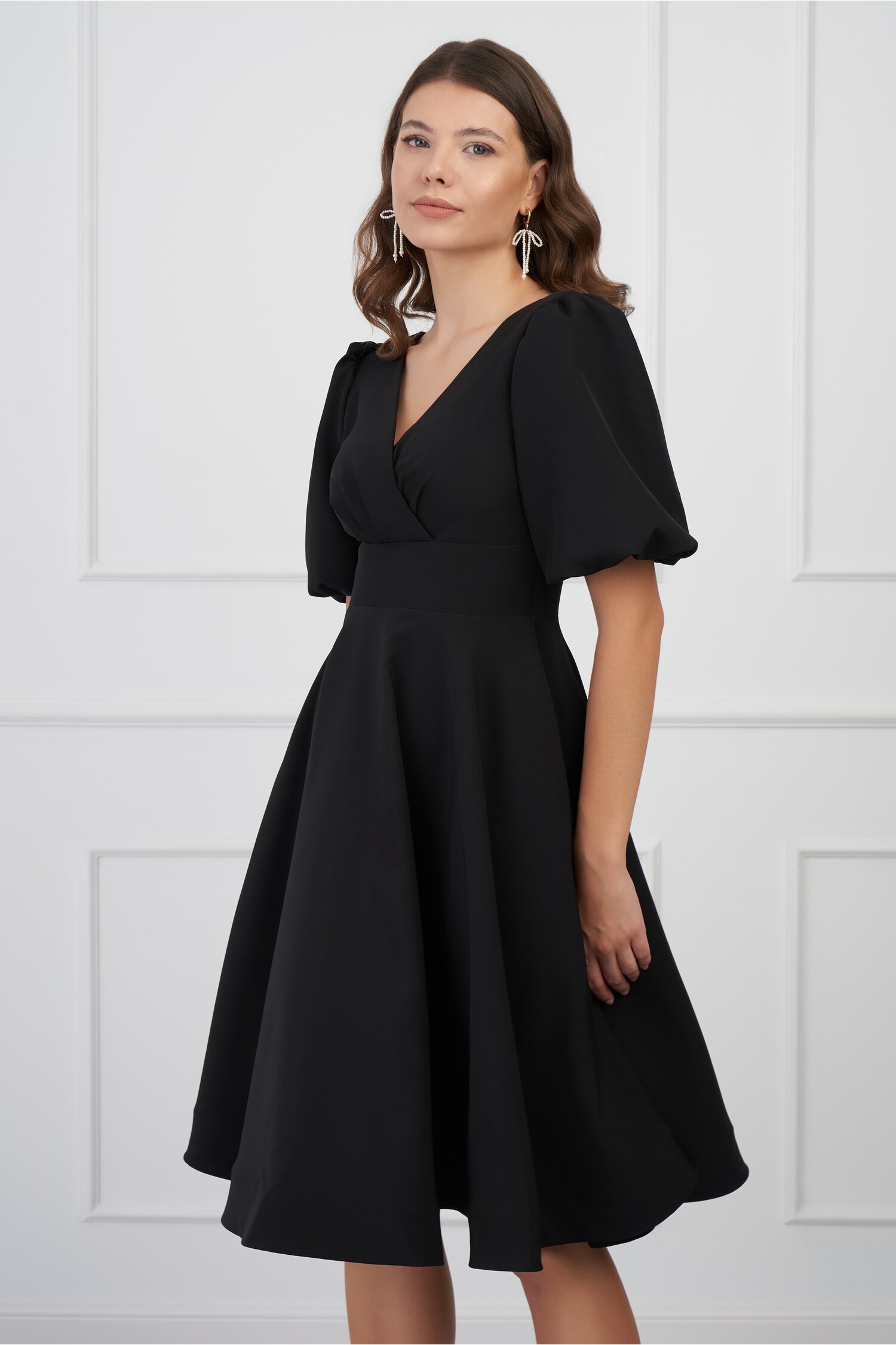 Rochie office neagra cu maneci bufante