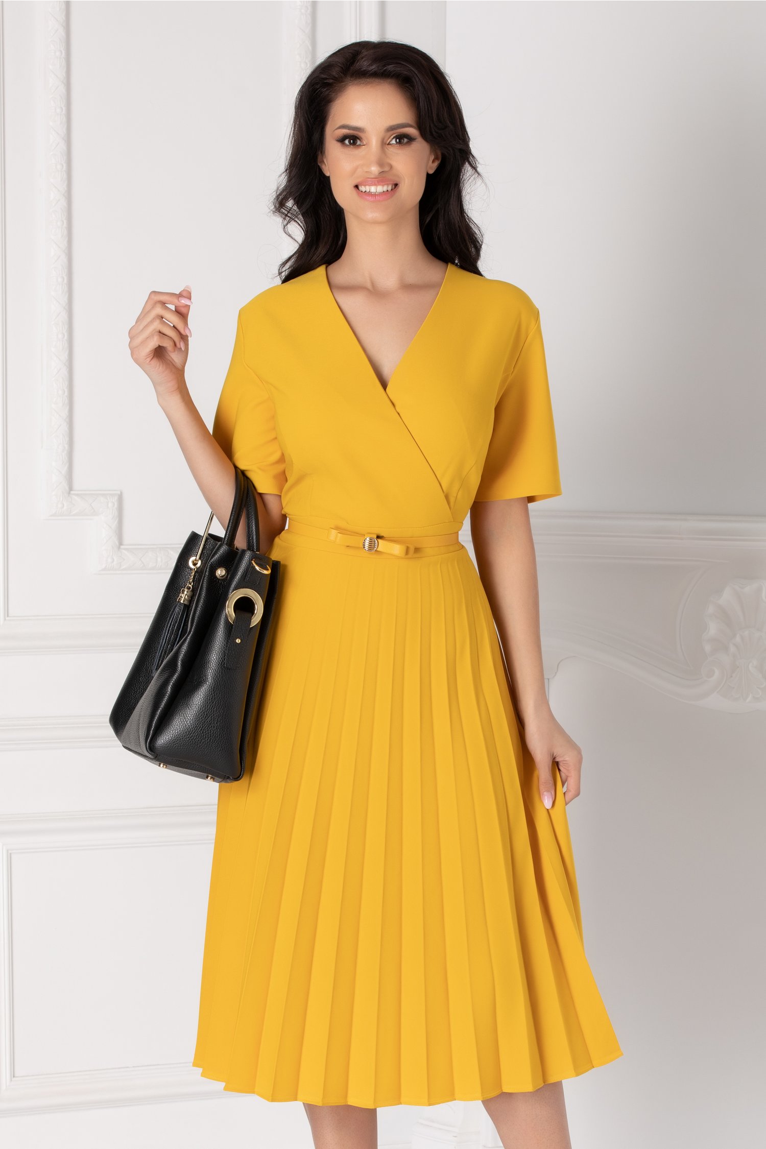 Rochie Ofy galbena plisata cu decolteu petrecut