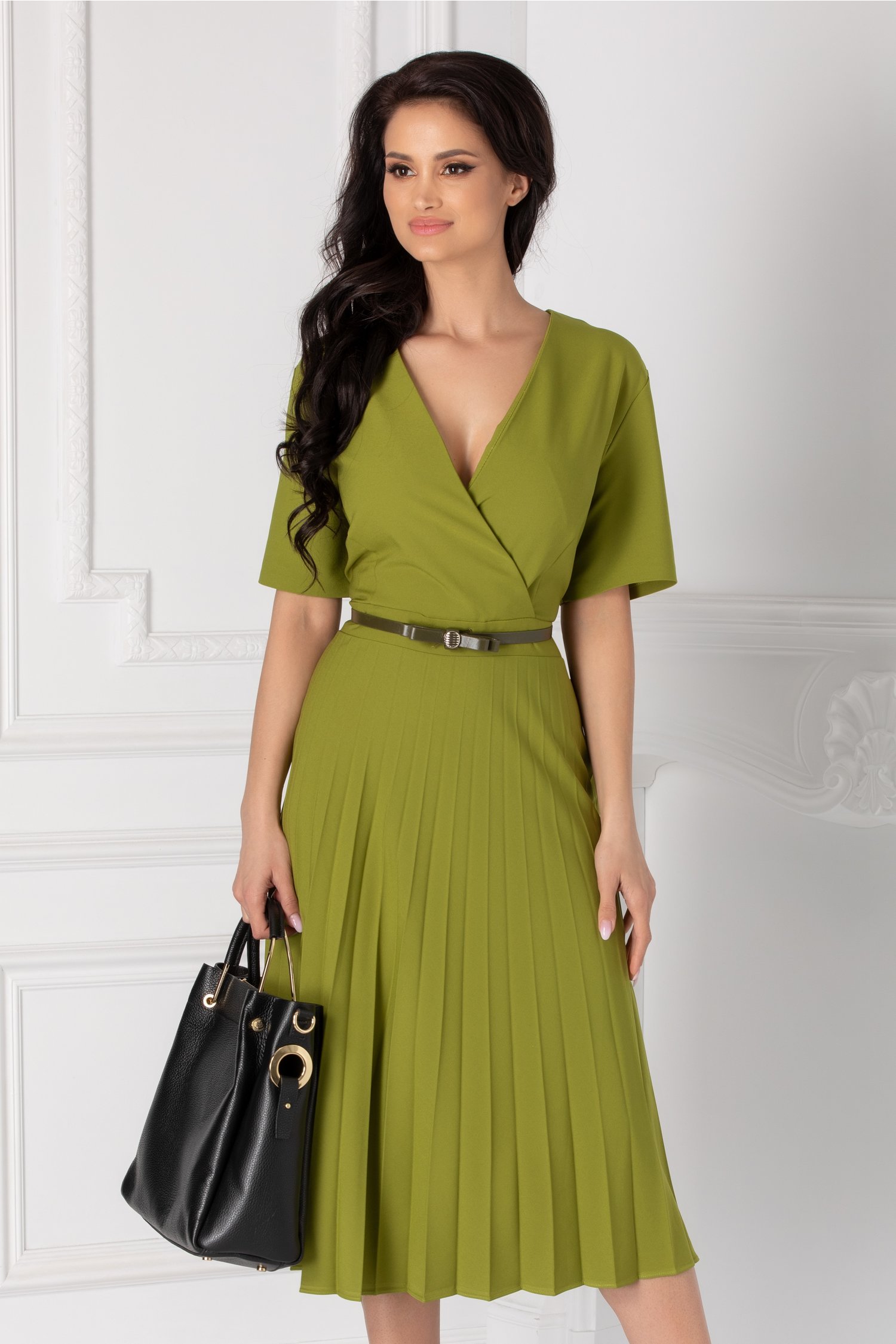 Rochie Ofy vernil plisata cu decolteu petrecut