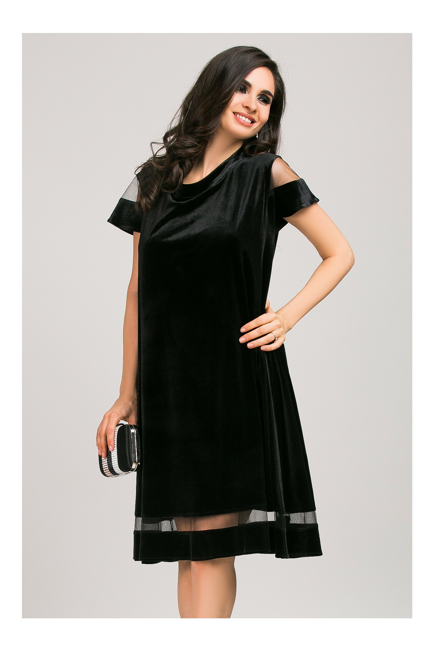 Rochie Oriana neagra croi larg din catifea