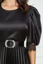 Rochie Ozana neagra din satin cu fusta plisata si curea in talie